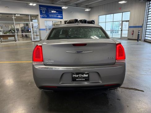 Used 2018 Chrysler 300 Limited AWD/4WD image 6