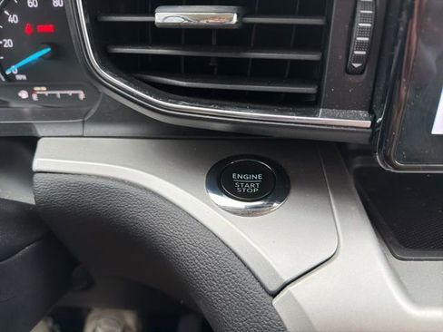 Used 2022 Ford Explorer XLT w/ Equipment Group 202A image 33