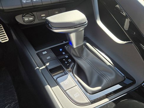New 2025 Hyundai Elantra SEL image 17