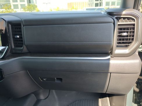 Used 2025 Chevrolet Silverado 1500 LT AWD/4WD image 31