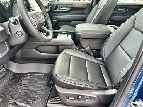 New 2026 GMC Yukon XL Denali w/ Sun & Power Step Package image 24