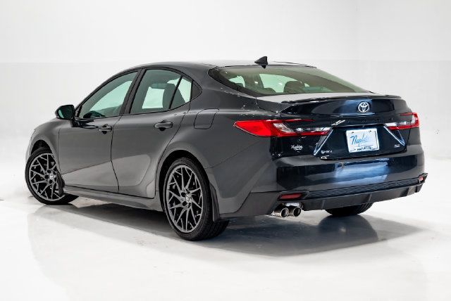 Used 2026 Toyota Camry SE FWD image 32