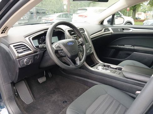 Used 2020 Ford Fusion SE FWD image 18