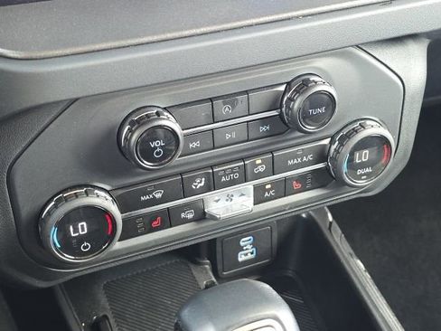 Used 2025 Ford Bronco Big Bend AWD/4WD image 32