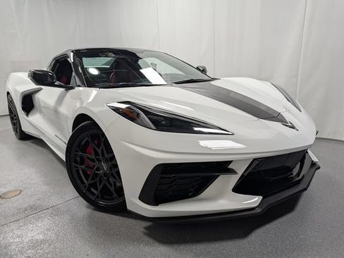 Used 2023 Chevrolet Corvette Stingray Premium Conv w/ Z51 Performance Package RWD image 2