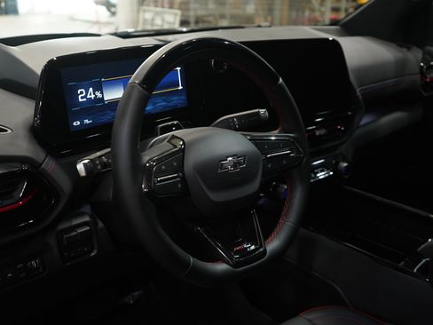 Used 2024 Chevrolet Silverado EV RST image 17