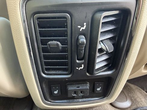 Used 2011 Jeep Grand Cherokee Overland AWD/4WD image 31