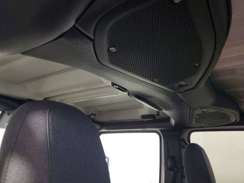 New 2025 Jeep Gladiator Sport image 24