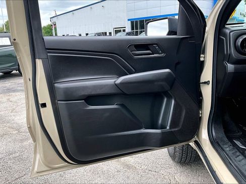 Used 2024 Chevrolet Colorado W/T image 21