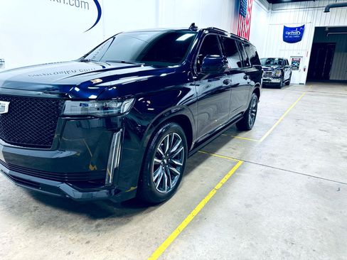 Used 2024 Cadillac Escalade ESV Sport Platinum image 19