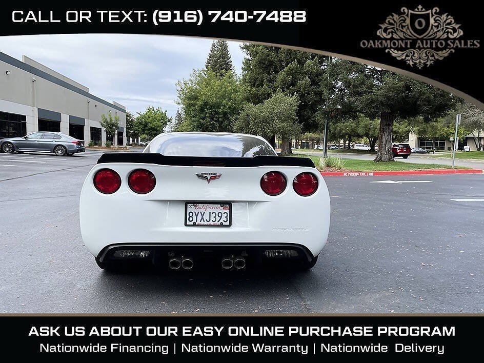 Used 2011 Chevrolet Corvette Coupe w/ 1LT RWD image 10