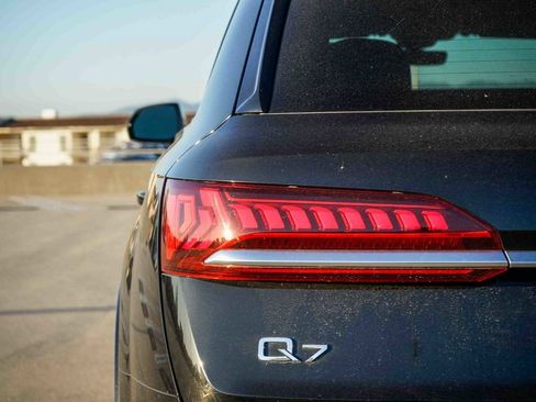 Used 2024 Audi Q7 2.0T Premium image 9