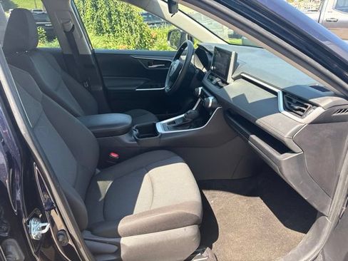 Used 2025 Toyota RAV4 XLE AWD/4WD image 28
