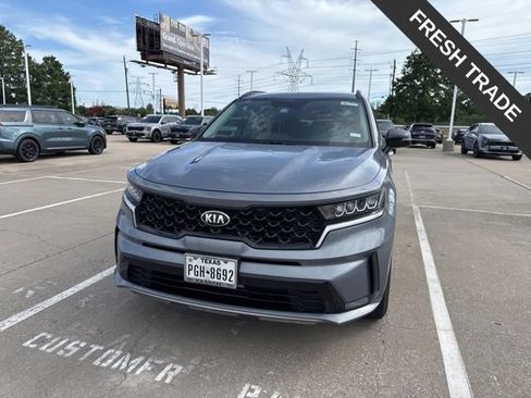 Used 2021 Kia Sorento S FWD image 2