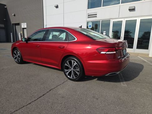Used 2021 Volkswagen Passat 2.0T SE FWD image 8