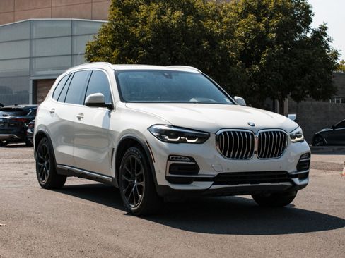 Used 2019 BMW X5 xDrive40i w/ Premium Package 2 AWD/4WD image 3