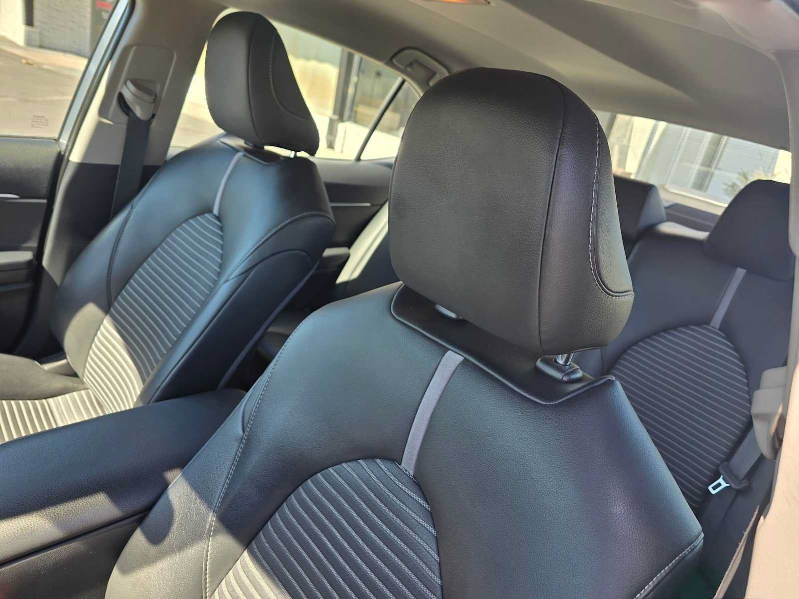 Used 2019 Toyota Camry SE FWD image 22