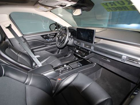 Used 2026 Lincoln Corsair Grand Touring image 24