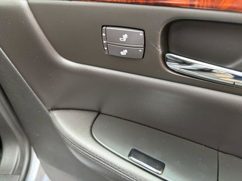 Used 2006 Cadillac DTS image 39