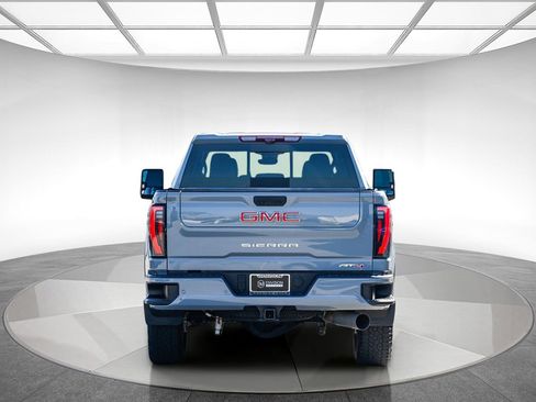 Used 2024 GMC Sierra 2500 AT4 w/ AT4 Premium Plus Package AWD/4WD image 3