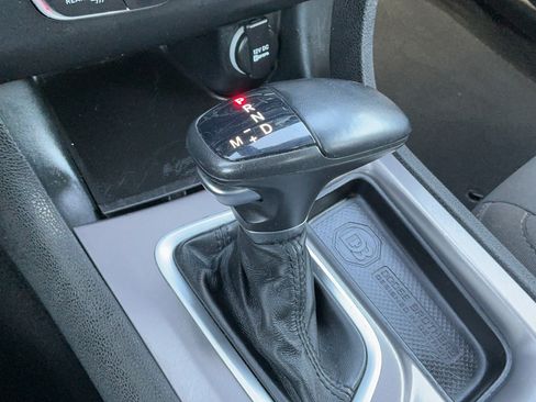 Used 2023 Dodge Charger SXT RWD image 15