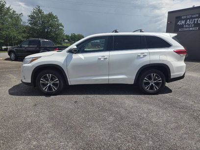 Used 2017 Toyota Highlander LE