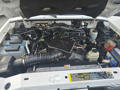 Used 2009 Ford Ranger XLT image 13
