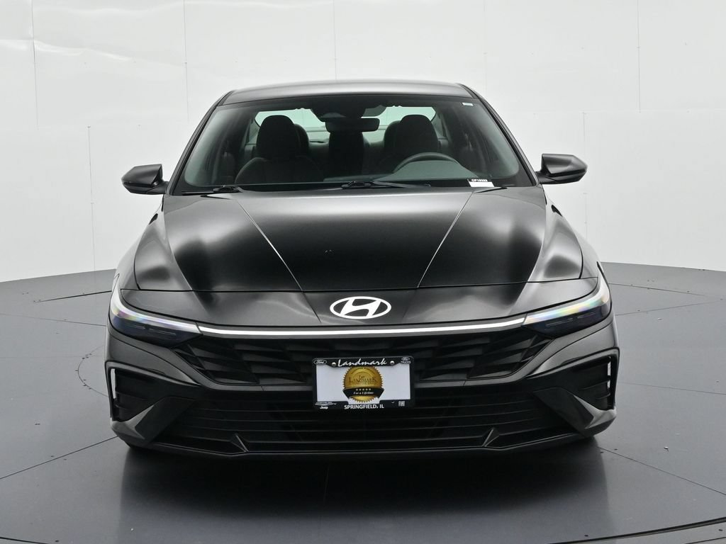 Used 2024 Hyundai Elantra SEL FWD image 3