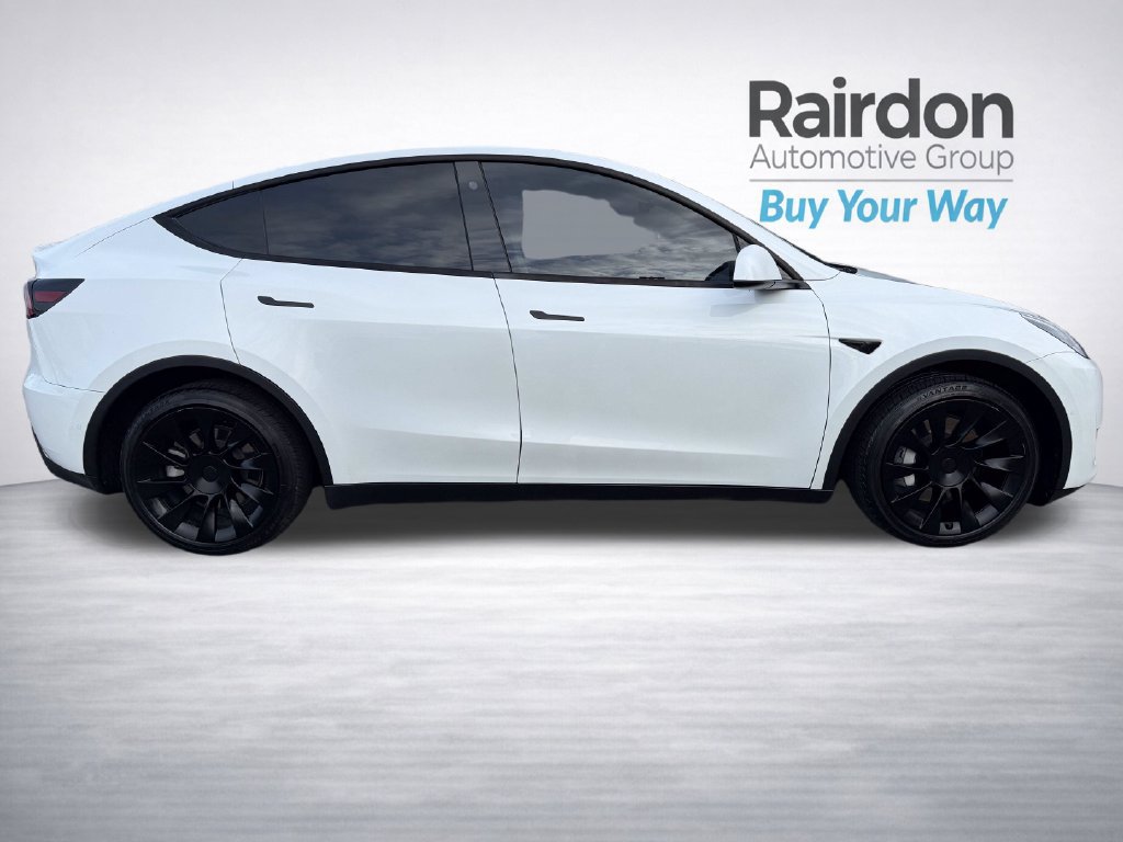 Used 2022 Tesla Model Y Long Range AWD/4WD image 8