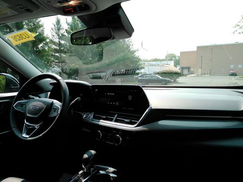 Certified 2025 Chevrolet Trax ACTIV w/ Driver Confidence Package FWD image 15
