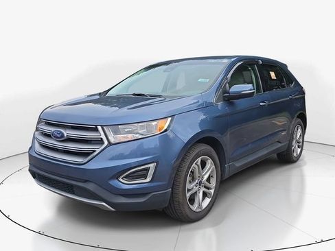 Used 2018 Ford Edge Titanium w/ Ford Safe & Smart Package FWD image 8