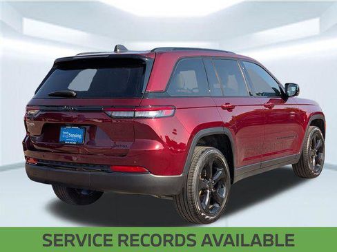 Certified 2025 Jeep Grand Cherokee Limited w/ Black Appearance Package AWD/4WD image 5