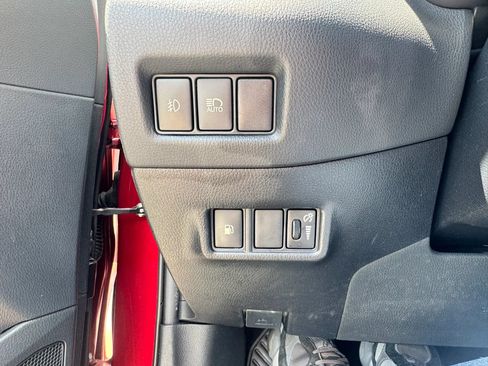 Used 2018 Toyota C-HR XLE FWD image 43