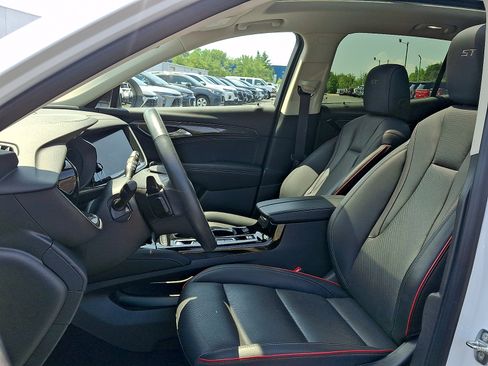 Used 2023 Buick Envision Essence w/ Sport Touring Package AWD/4WD image 14