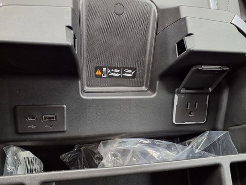 Used 2025 Chevrolet Silverado 3500 LTZ w/ LTZ Plus Package image 13