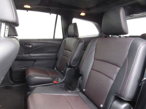 Used 2020 Honda Pilot Black Edition image 16