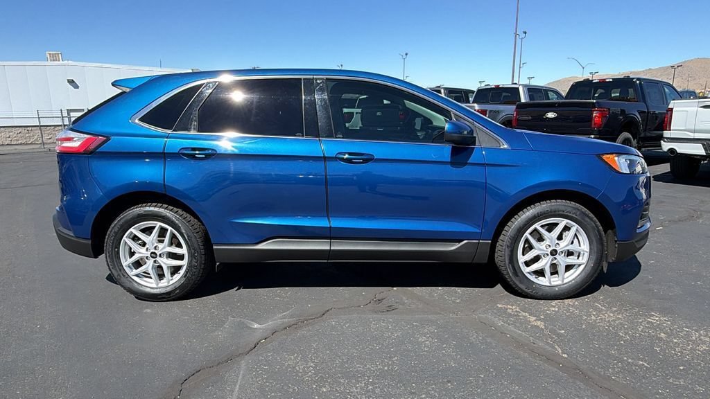 Used 2023 Ford Edge SEL w/ Convenience Package AWD/4WD image 2
