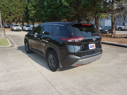 Used 2023 Nissan Rogue S FWD image 18