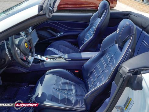 Used 2015 Ferrari California T RWD image 18