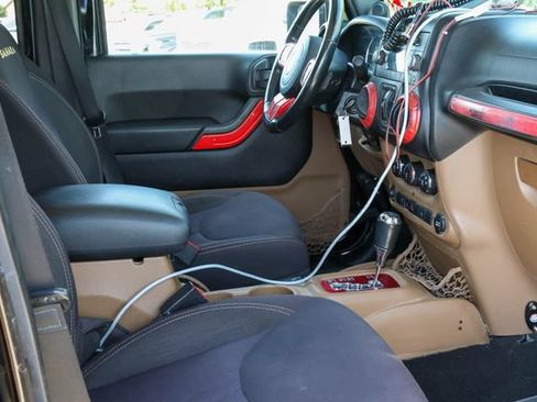 Used 2014 Jeep Wrangler Unlimited Sahara AWD/4WD image 15