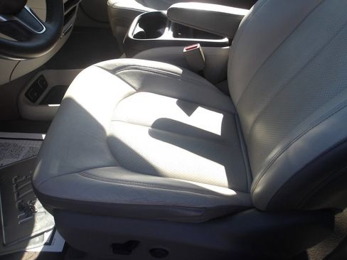 Used 2018 Chrysler Pacifica Touring-L w/ Advanced Safetytec Group image 10