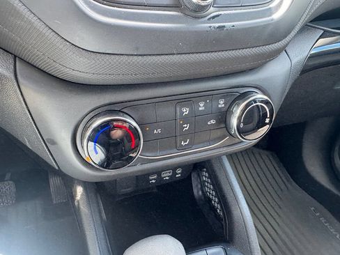 Used 2021 Chevrolet TrailBlazer LS w/ LPO, Blackout Package FWD image 25