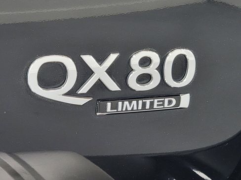 Used 2015 INFINITI QX80 Limited w/ All Season Package AWD/4WD image 10