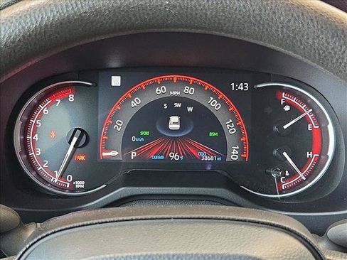 Used 2024 Toyota RAV4 XLE FWD image 11