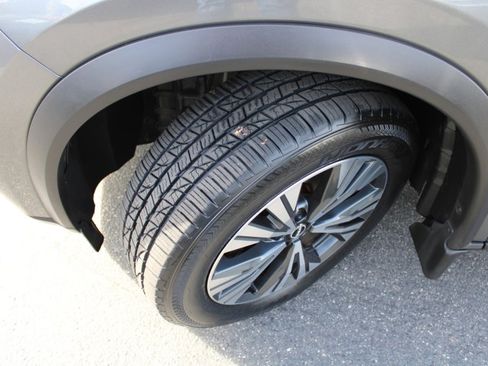 Used 2022 Nissan Rogue SV w/ SV Premium Package image 18