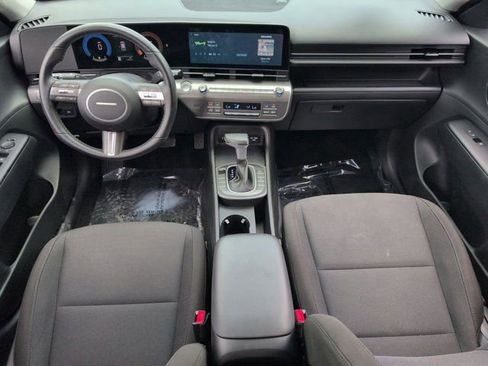 Used 2025 Hyundai Kona SEL FWD image 25