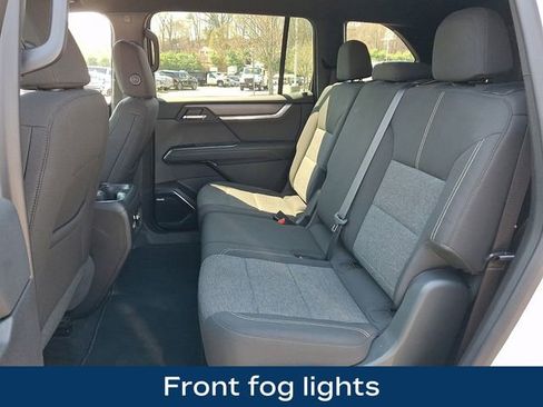 Used 2025 GMC Acadia Elevation AWD/4WD image 17