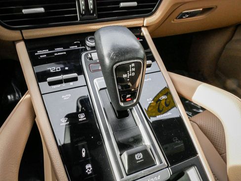 Used 2022 Porsche Cayenne E-Hybrid image 26