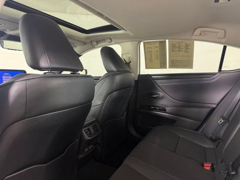 Used 2023 Lexus ES 350 w/ Premium Package FWD image 23