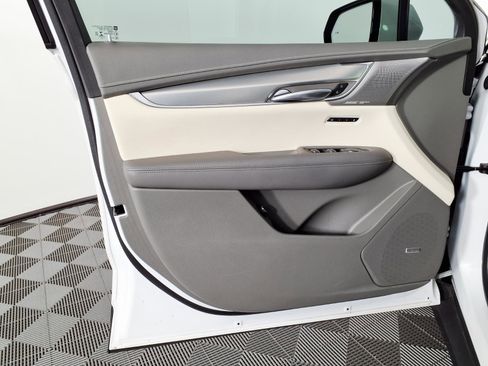 Used 2021 Cadillac XT5 Premium Luxury FWD image 16